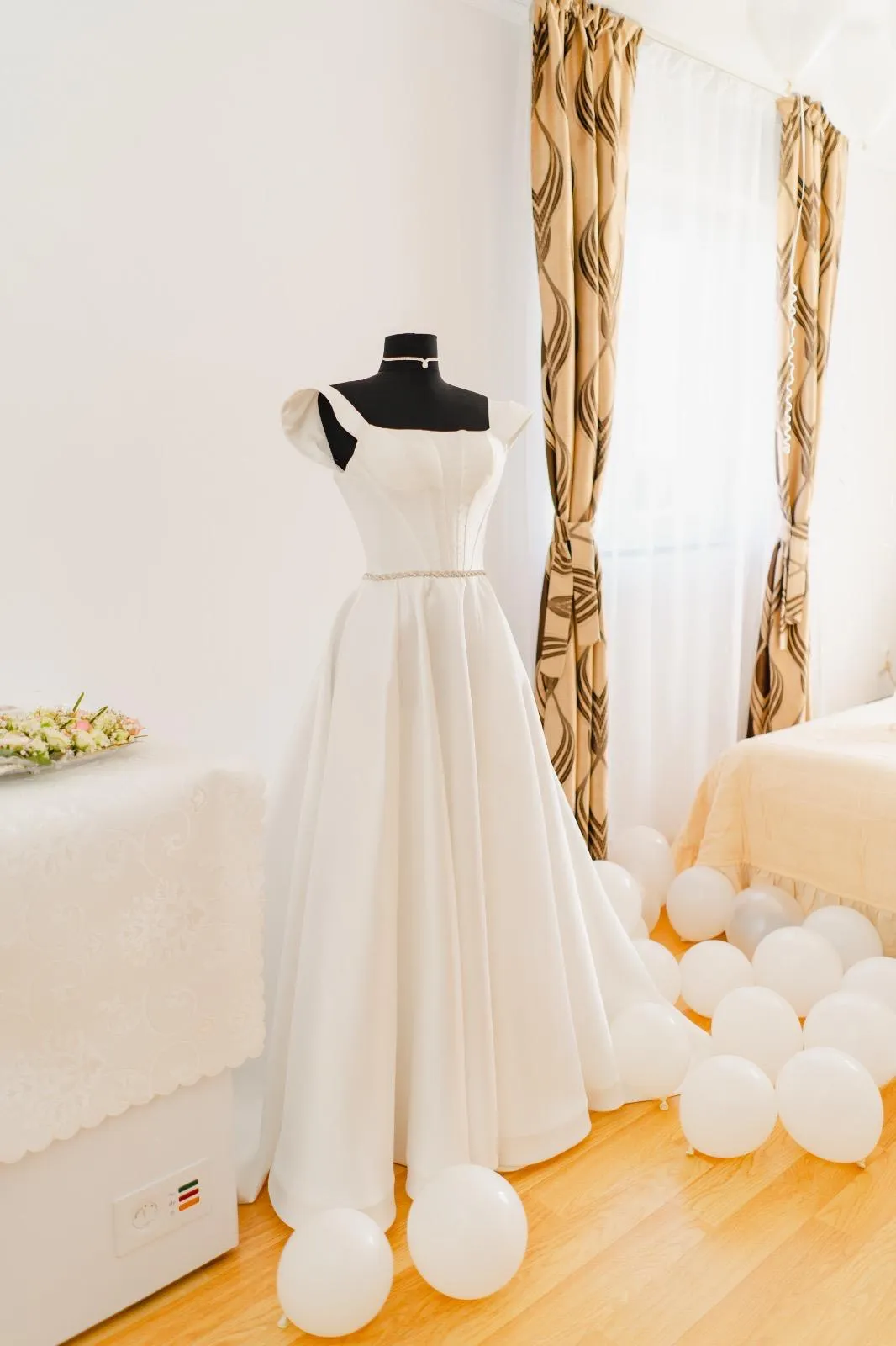 Fotografia 11 din galeria Bebe King Manechine si Accesorii Evenimente de Inchiriat