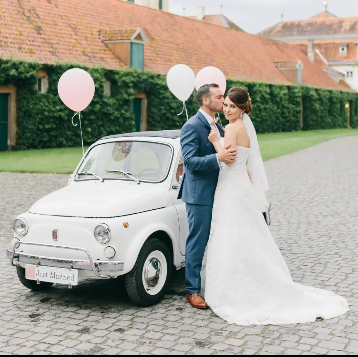 Fotografia 9 din galeria Classic Vintage Car Fiat 500