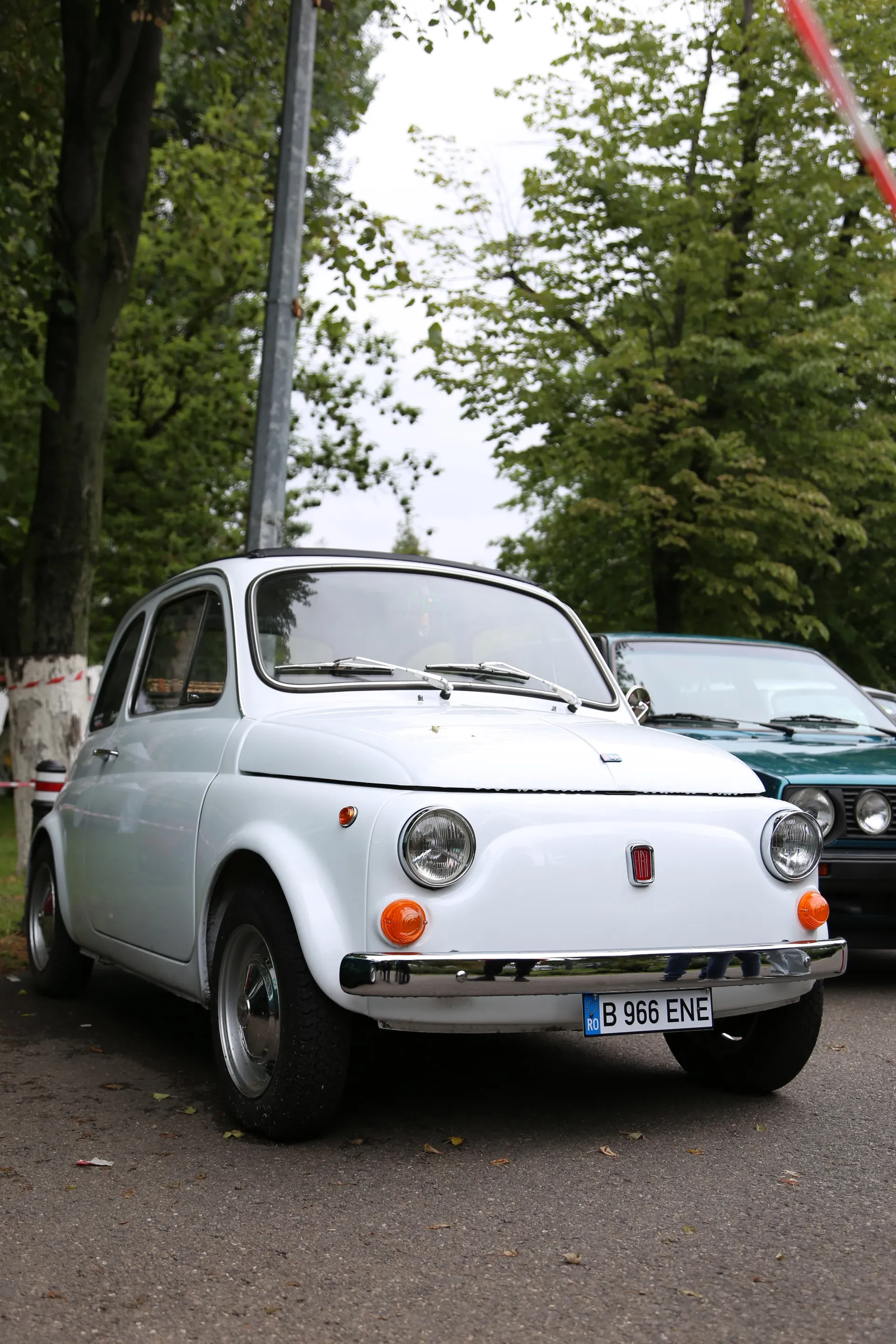 Fotografia 1 din galeria Classic Vintage Car Fiat 500