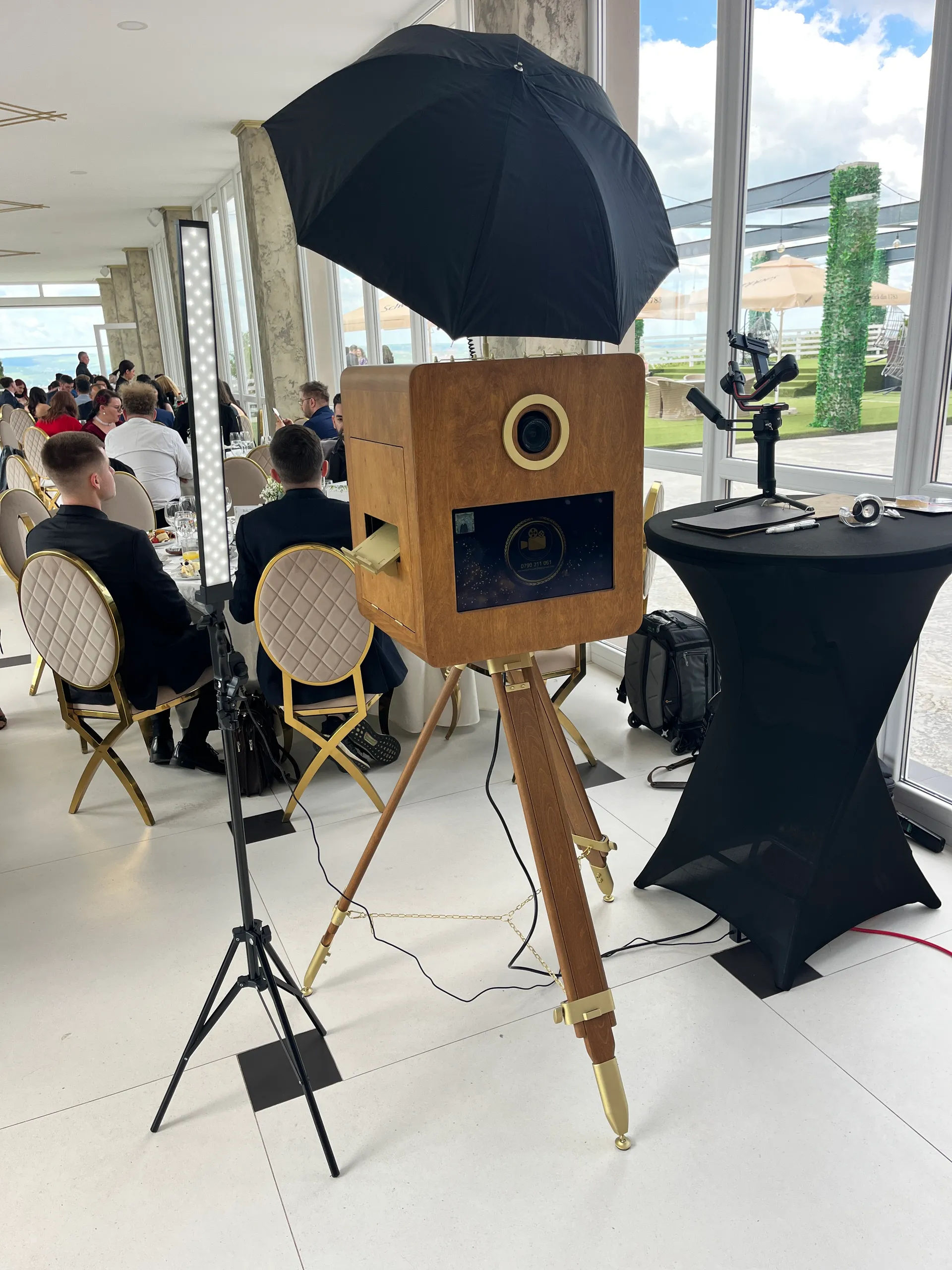 Fotografia 1 din galeria Retro Photobooth by Moments Forever